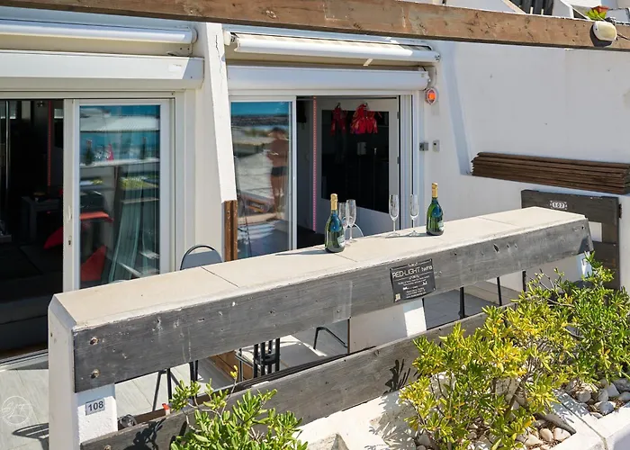 Coursives Red-light 107 Vue Apartment Agde